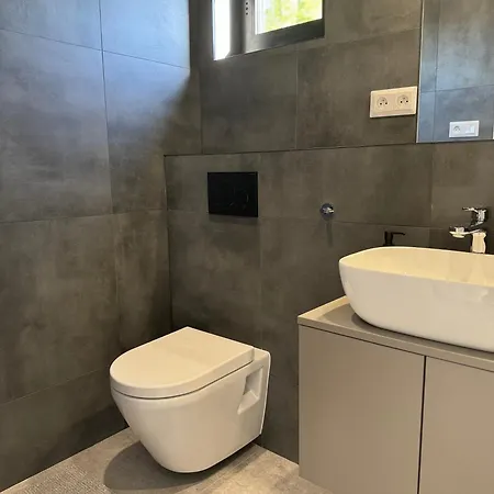 Domasovo * Holcikovce